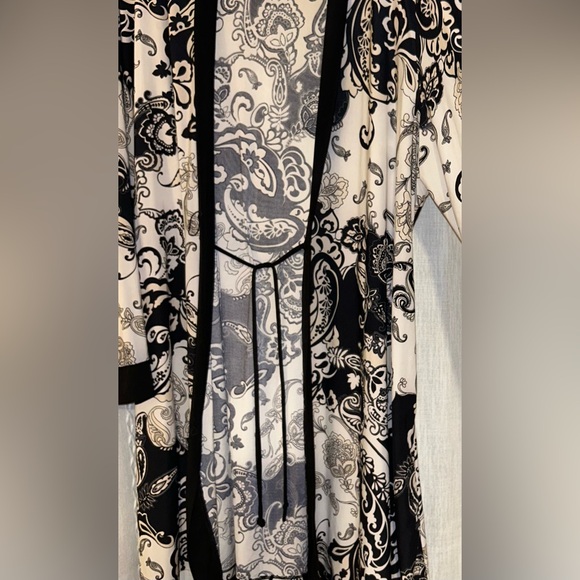 Linea Donatella, satin robe. Sz L/XL - Picture 11 of 13